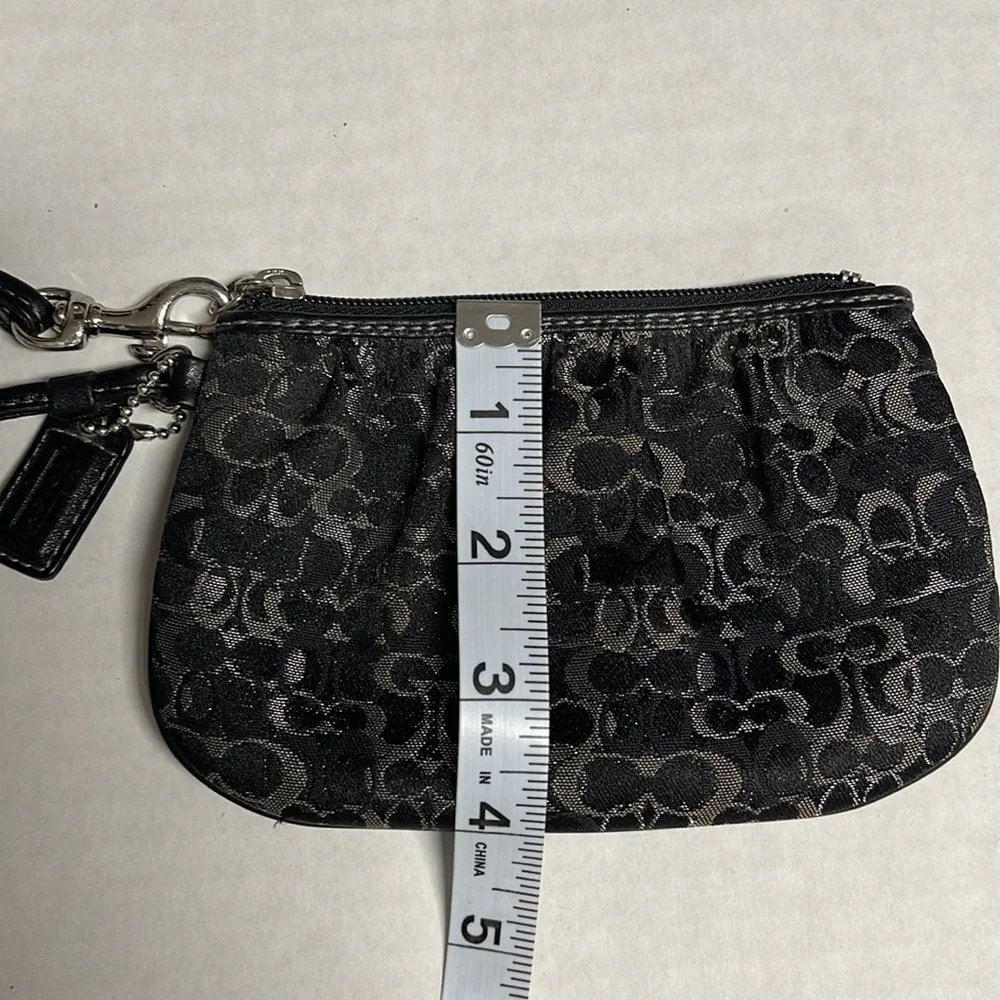 Vintage Coach wristlet - Picture 5 of 6